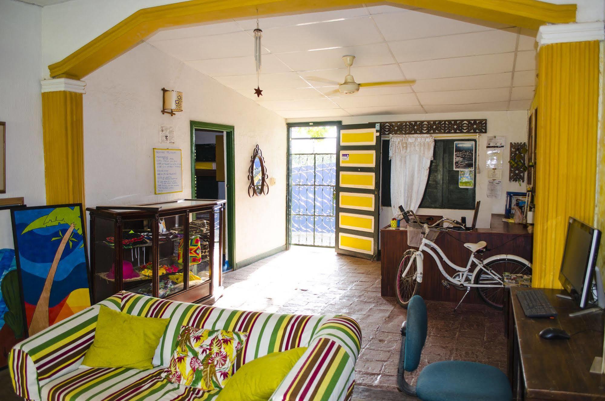 Hostel Villa Mary タガンガ エクステリア 写真